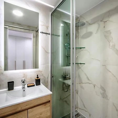 Konstantina's & Nicol's Apartamento *