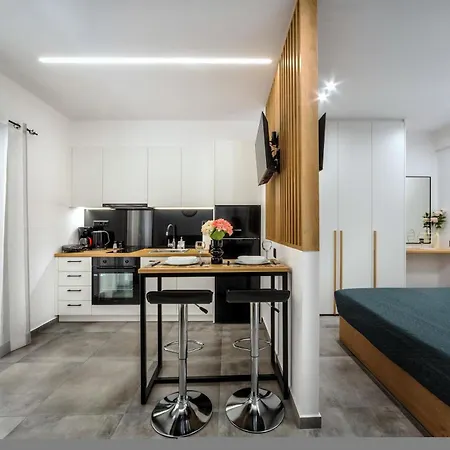 Konstantina's & Nicol's Apartamento *